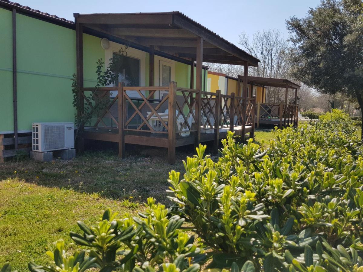 Naturist Mobile Homes Eden In Fkk Ulika Poreč Exterior foto
